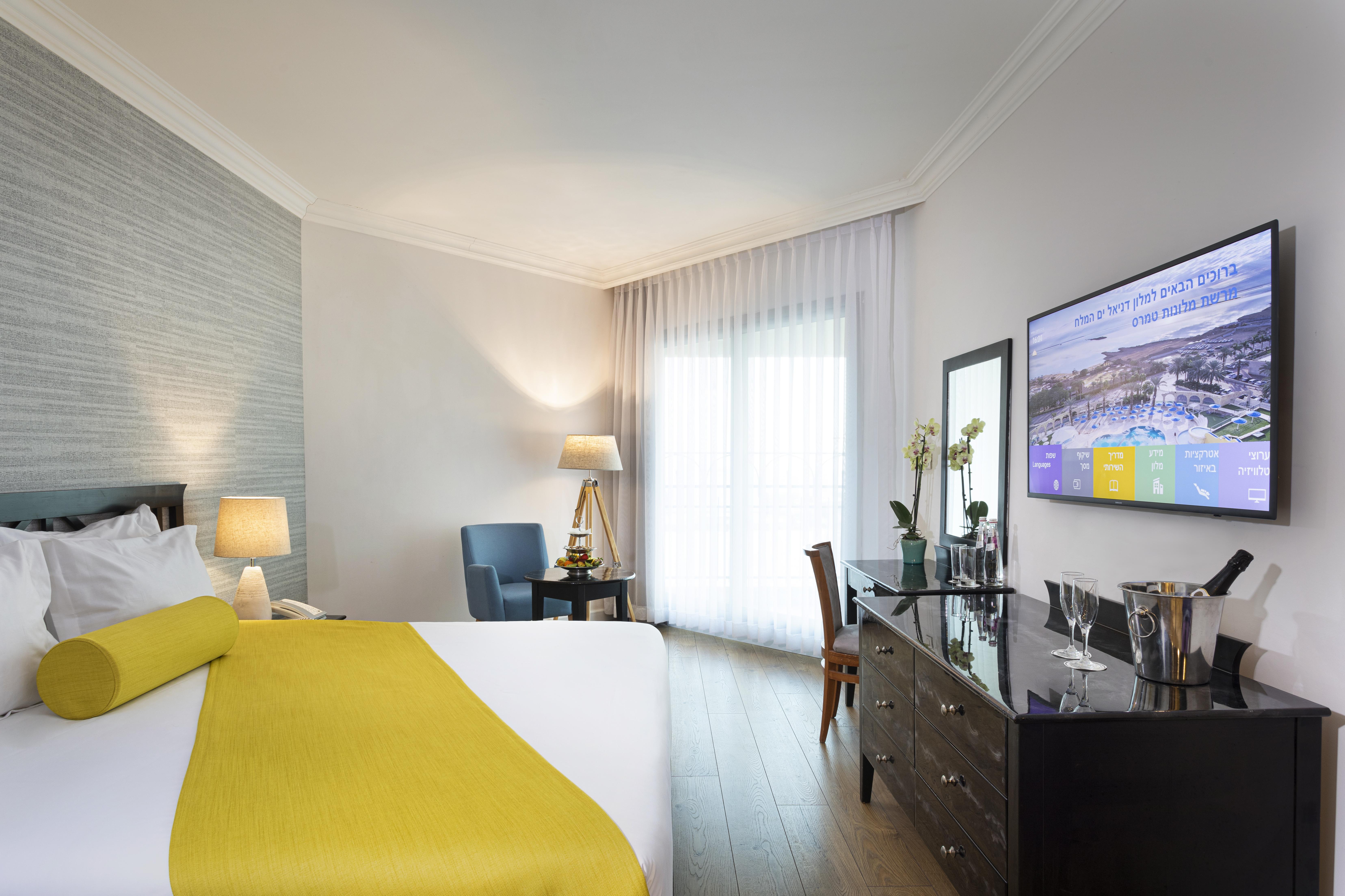 Enjoy Dead Sea Hotel Эйн-Бокек Экстерьер фото Deluxe room