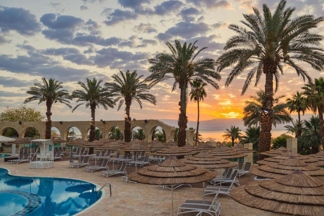 Enjoy Dead Sea Hotel Эйн-Бокек Экстерьер фото Sunset at the Dead Sea